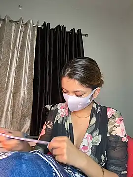 Snapshot of Jen_jennyy1 chatting on February 12, 4:33 am Jen jennyy1 online show from February 12, 4:33 am