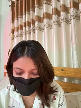 Snapshot of Jen_jennyy1 chatting on April 15, 7:10 pm Jen jennyy1 online show from April 15, 7:10 pm