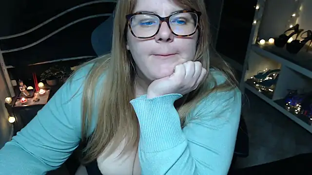 Snapshot of ZoeyLey chatting on March 27, 11:26 pm ZoeyLey online show from March 27, 11:26 pm