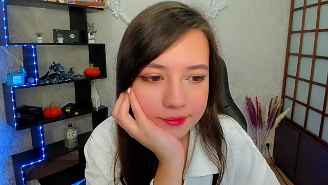 Snapshot of Lina_Brownie chatting on December 6, 2:13 am Lina Brownie online show from December 6, 2:13 am