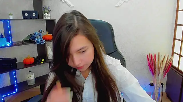 Snapshot of Lina_Brownie chatting on December 22, 5:23 am Lina Brownie online show from December 22, 5:23 am