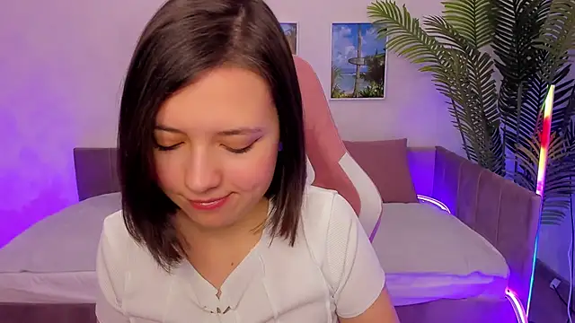 Snapshot of Lina_Brownie chatting on February 22, 4:51 am Lina Brownie online show from February 22, 4:51 am