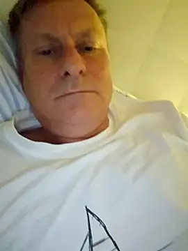 johnnym1 online show from March 13, 5:54 am