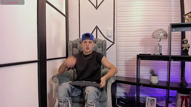 JuniorMorris  online show from October 9, 9:24 pm