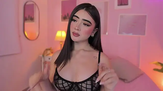 Snapshot of little-natt chatting on December 18, 5:21 pm little-natt online show from December 18, 5:21 pm