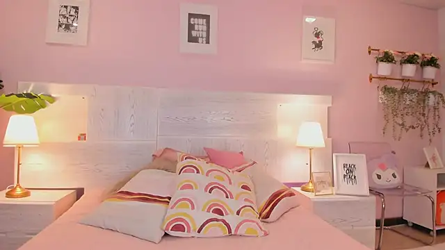 Snapshot of little-natt chatting on March 10, 12:48 pm little-natt online show from March 10, 12:48 pm