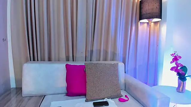 LeaahCarter online show from December 13, 6:16 pm