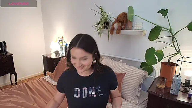 Snapshot of Lenas_Room chatting on February 2, 6:01 am Lenas Room online show from February 2, 6:01 am