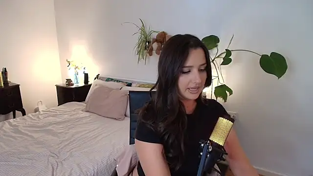 Lenas Room online show from March 25, 6:30 am