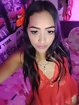 latiinahot online show from August 6, 5:20 am
