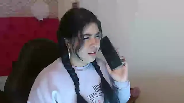 Snapshot of celeste_loves chatting on December 11, 1:17 pm celeste loves online show from December 11, 1:17 pm