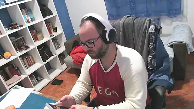 ravingr4d4 online show from December 2, 12:16 am