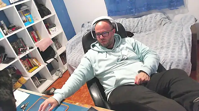 ravingr4d4 online show from February 4, 11:53 pm