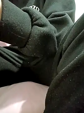 Snapshot of SweetGirl2k2 chatting on February 22, 9:23 am SweetGirl2k2 online show from February 22, 9:23 am