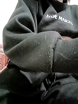 Snapshot of SweetGirl2k2 chatting on February 22, 11:35 pm SweetGirl2k2 online show from February 22, 11:35 pm