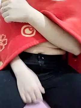 Snapshot of SweetGirl2k2 chatting on March 12, 7:57 am SweetGirl2k2 online show from March 12, 7:57 am