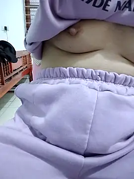 Snapshot of SweetGirl2k2 chatting on March 14, 12:51 pm SweetGirl2k2 online show from March 14, 12:51 pm