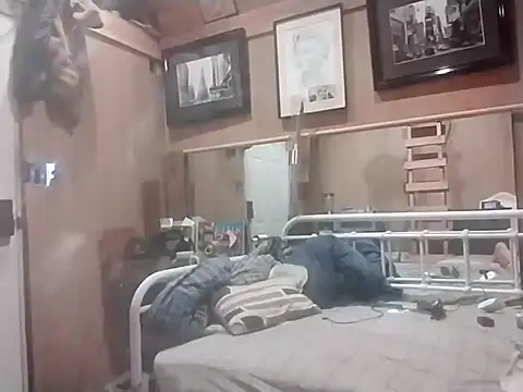 Snapshot of AlphaAlluring69 chatting on March 17, 9:02 pm AlphaAlluring69 online show from March 17, 9:02 pm