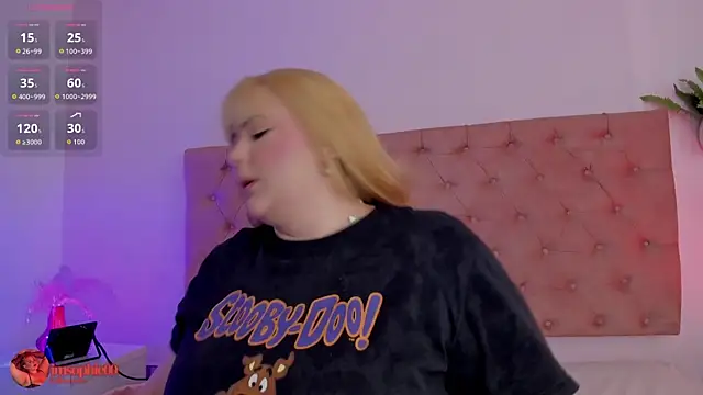 Snapshot of sophiarossee_ chatting on February 16, 12:34 pm sophiarossee online show from February 16, 12:34 pm