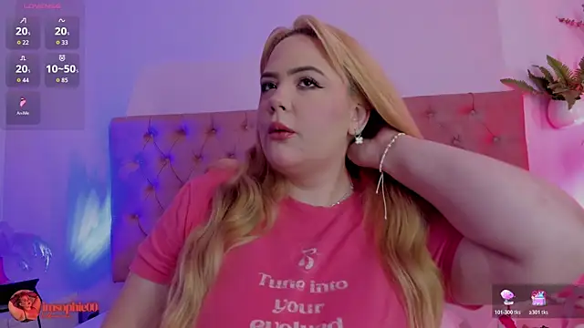 Snapshot of sophiarossee_ chatting on February 28, 12:06 pm sophiarossee online show from February 28, 12:06 pm