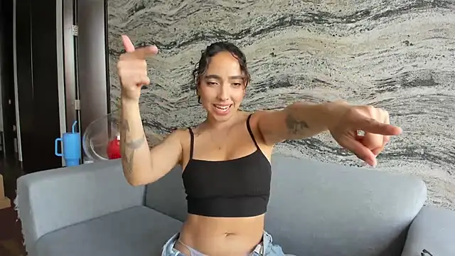 Sophi  a online show from October 24, 8:27 pm