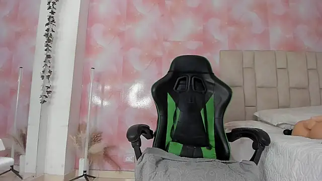 emily lean  online show from November 14, 12:53 am