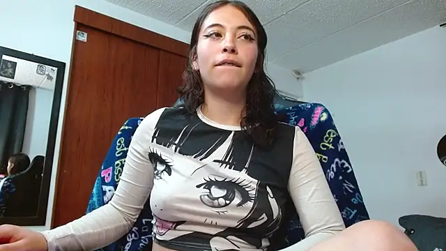 liisaxxx online show from February 7, 7:34 am