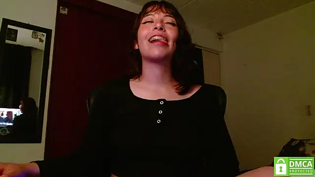 liisaxxx online show from March 24, 5:45 am