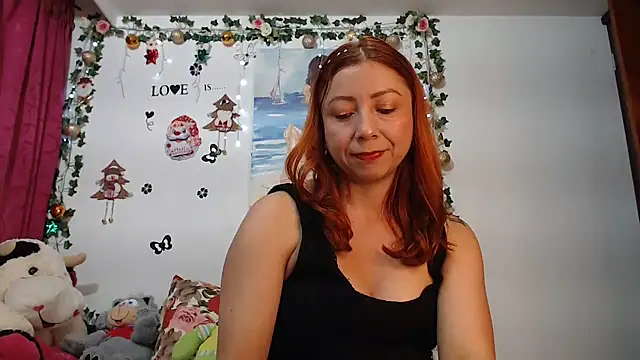 Snapshot of malusexy33 chatting on December 28, 4:51 am malusexy33 online show from December 28, 4:51 am