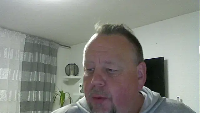 Snapshot of pimmelmann3 chatting on April 21, 8:12 pm pimmelmann3 online show from April 21, 8:12 pm