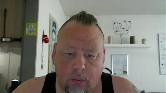 Snapshot of pimmelmann3 chatting on May 4, 7:26 am pimmelmann3 online show from May 4, 7:26 am