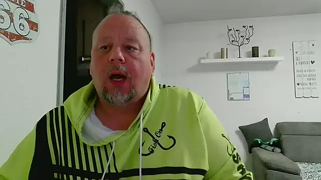 Snapshot of pimmelmann3 chatting on May 9, 10:48 pm pimmelmann3 online show from May 9, 10:48 pm