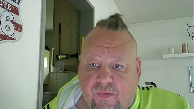 Snapshot of pimmelmann3 chatting on May 16, 10:36 am pimmelmann3 online show from May 16, 10:36 am