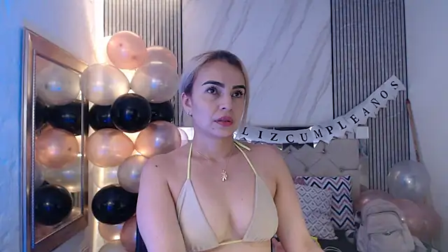 Snapshot of ashley__tylor chatting on April 25, 7:44 pm ashley tylor online show from April 25, 7:44 pm