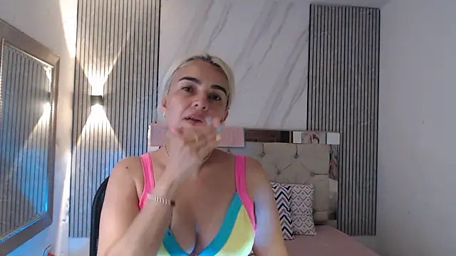 Snapshot of ashley__tylor chatting on July 22, 7:38 pm ashley tylor online show from July 22, 7:38 pm