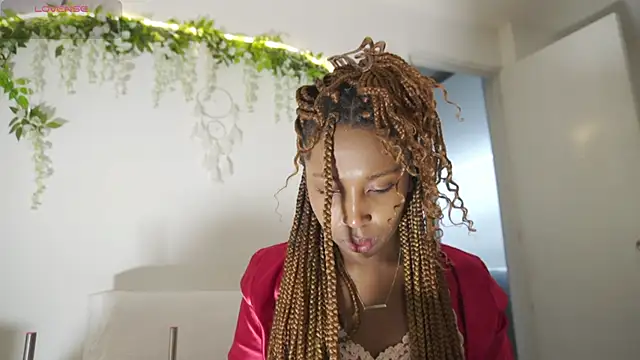 EmmaSanzz  online show from December 4, 11:30 am