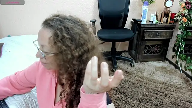 Snapshot of pamela_bell chatting on December 6, 3:41 am pamela bell online show from December 6, 3:41 am