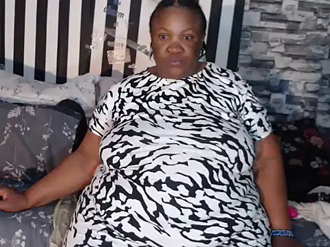 Snapshot of BigHotMatureXx chatting on September 13, 9:03 pm BigHotMatureXx online show from September 13, 9:03 pm