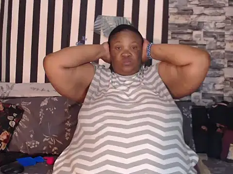 Snapshot of BigHotMatureXx chatting on September 18, 9:11 am BigHotMatureXx online show from September 18, 9:11 am