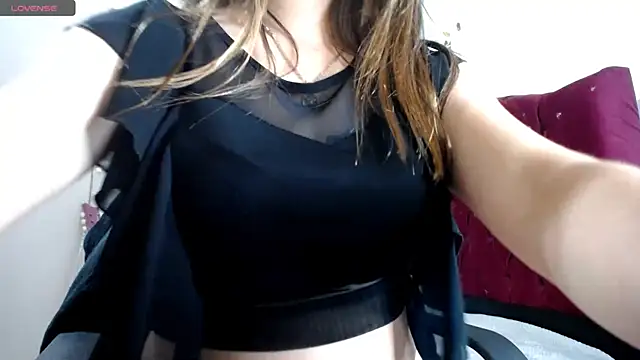 Snapshot of Luna_girlhot_ chatting on December 18, 7:19 pm Luna girlhot online show from December 18, 7:19 pm