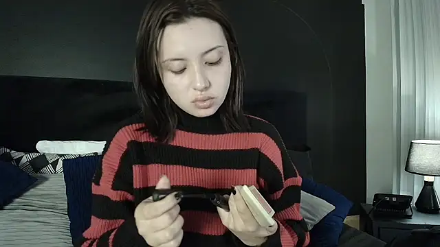 Adeelinee online show from April 2, 12:36 pm