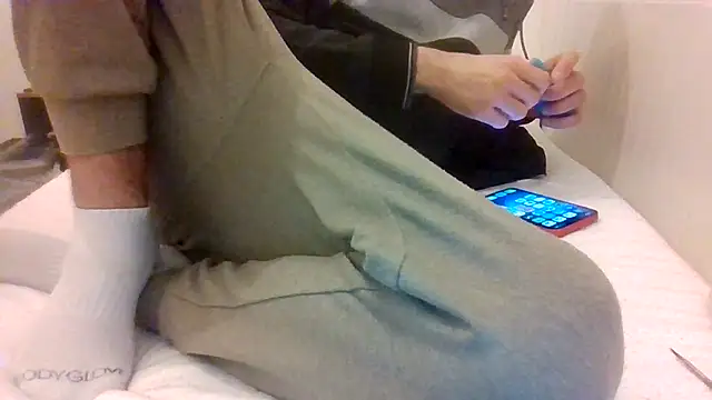 VersGuy24 online show from February 24, 6:50 pm