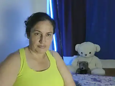 Snapshot of ximenajimenez chatting on December 27, 2:14 am ximenajimenez online show from December 27, 2:14 am