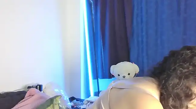 Snapshot of ximenajimenez chatting on January 3, 12:33 am ximenajimenez online show from January 3, 12:33 am