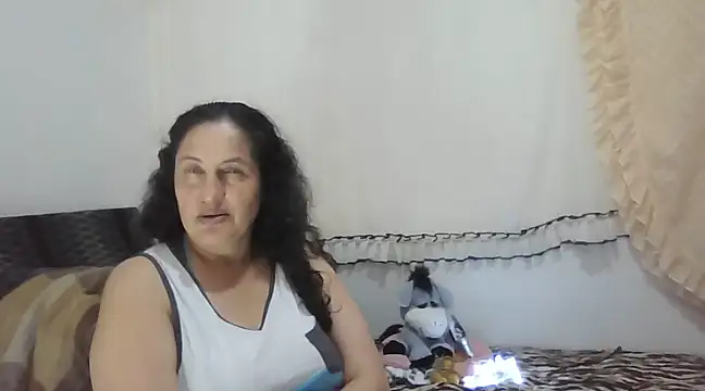 Snapshot of ximenajimenez chatting on January 19, 1:32 am ximenajimenez online show from January 19, 1:32 am