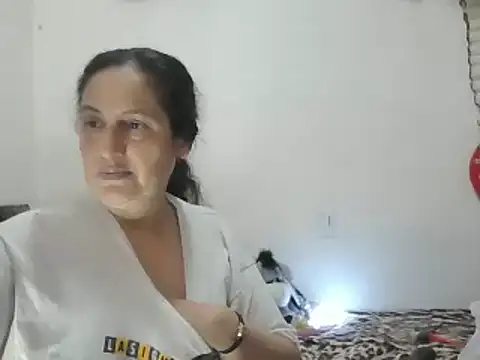 Snapshot of ximenajimenez chatting on February 2, 4:48 am ximenajimenez online show from February 2, 4:48 am