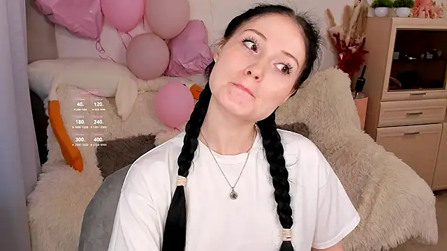 Snapshot of LisaMooore chatting on February 21, 11:00 am LisaMooore online show from February 21, 11:00 am