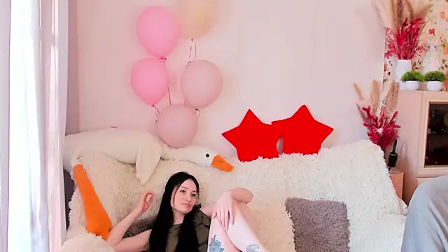 LisaMooore online show from March 6, 6:10 am