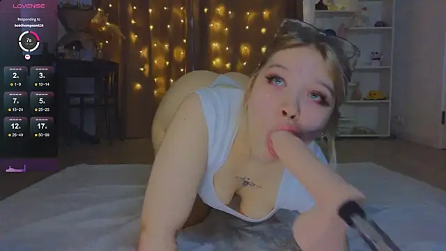 Snapshot of May_aster chatting on March 10, 5:11 am May aster online show from March 10, 5:11 am