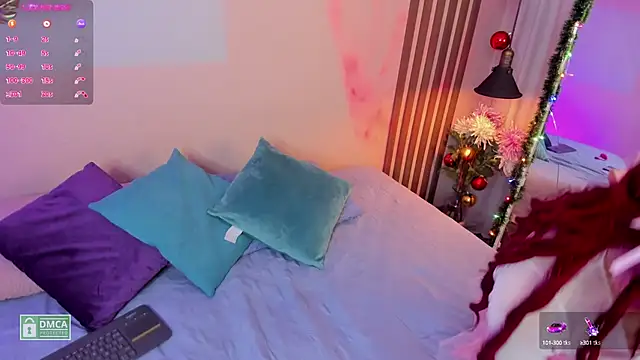 Snapshot of charloottee_1 chatting on December 19, 3:07 am charloottee 1 online show from December 19, 3:07 am